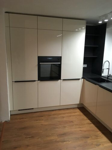 montáž, montaz, montáže kuchyně, kuchyně montáž, montáže kuchyní, návrhy kuchyní, černá kuchyň, bílá kuchyň, kuchyně české budějovcie, kuchyně praha, matná kuchyň, výroba kuchyní, poptávka kuchyní, kuchyň, kuchyne, kuchyně na míru, kuchyn, matná kuchyň, l