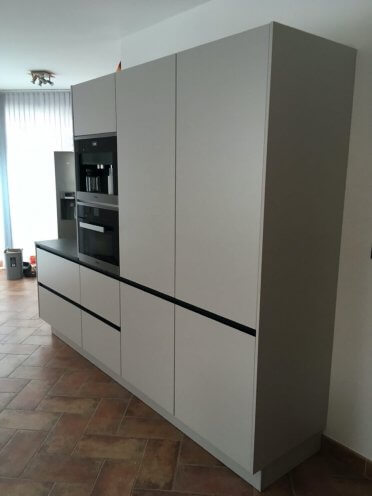 montáž, montaz, montáže kuchyně, kuchyně montáž, montáže kuchyní, návrhy kuchyní, černá kuchyň, bílá kuchyň, kuchyně české budějovcie, kuchyně praha, matná kuchyň, výroba kuchyní, poptávka kuchyní, kuchyň, kuchyne, kuchyně na míru, kuchyn, matná kuchyň, l