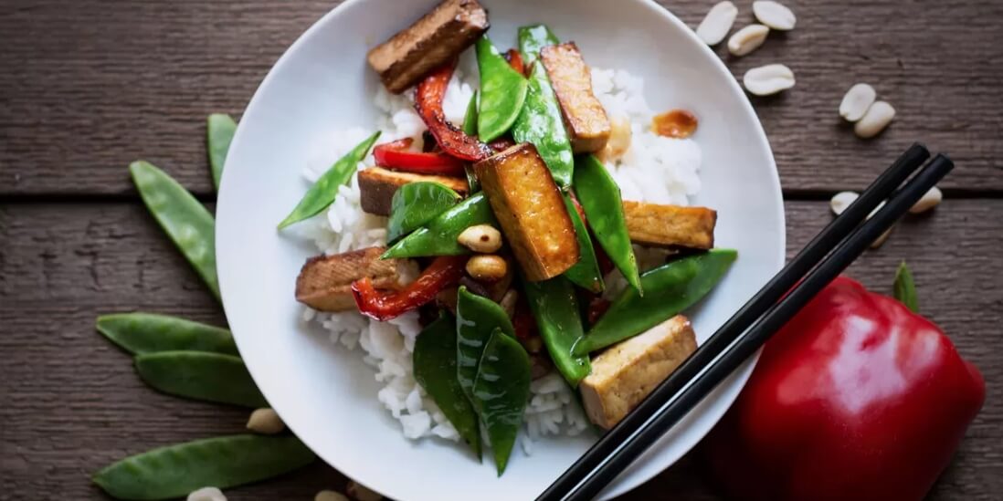 Tofu na pánvi s rýží